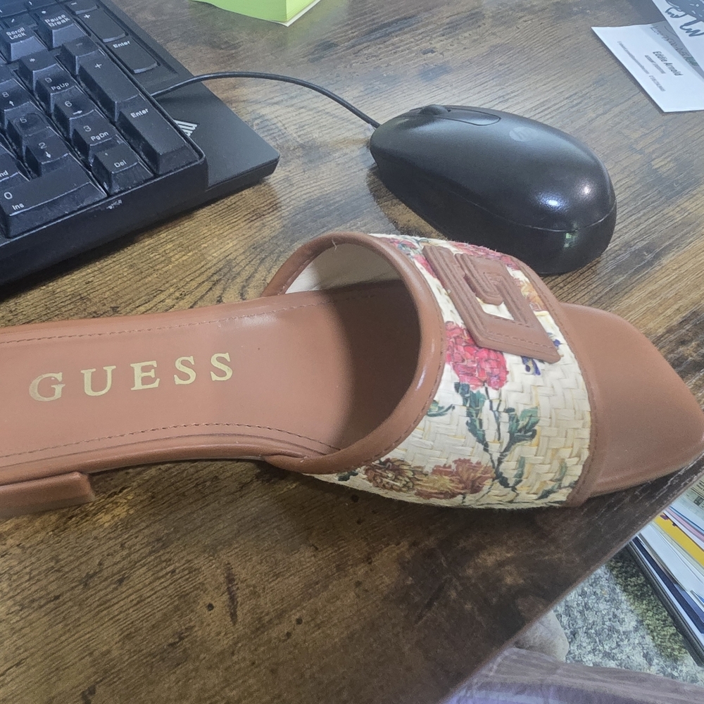 GUESS Women's Floral Woven Sandals - Brown and Cream - Picture 6 of 10